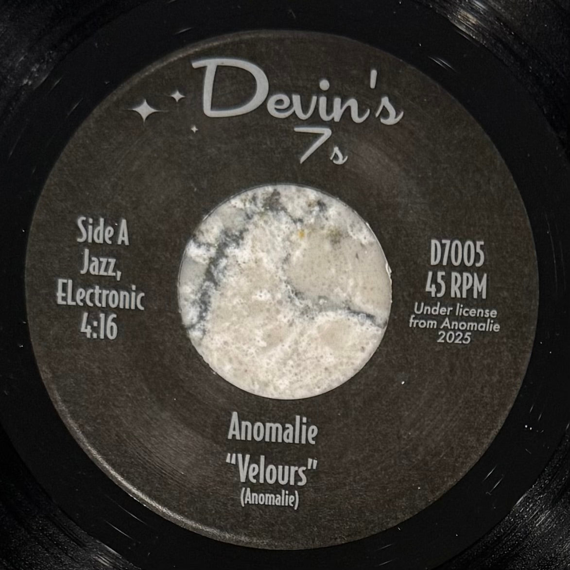 Anomalie - Velours b/w Cresent