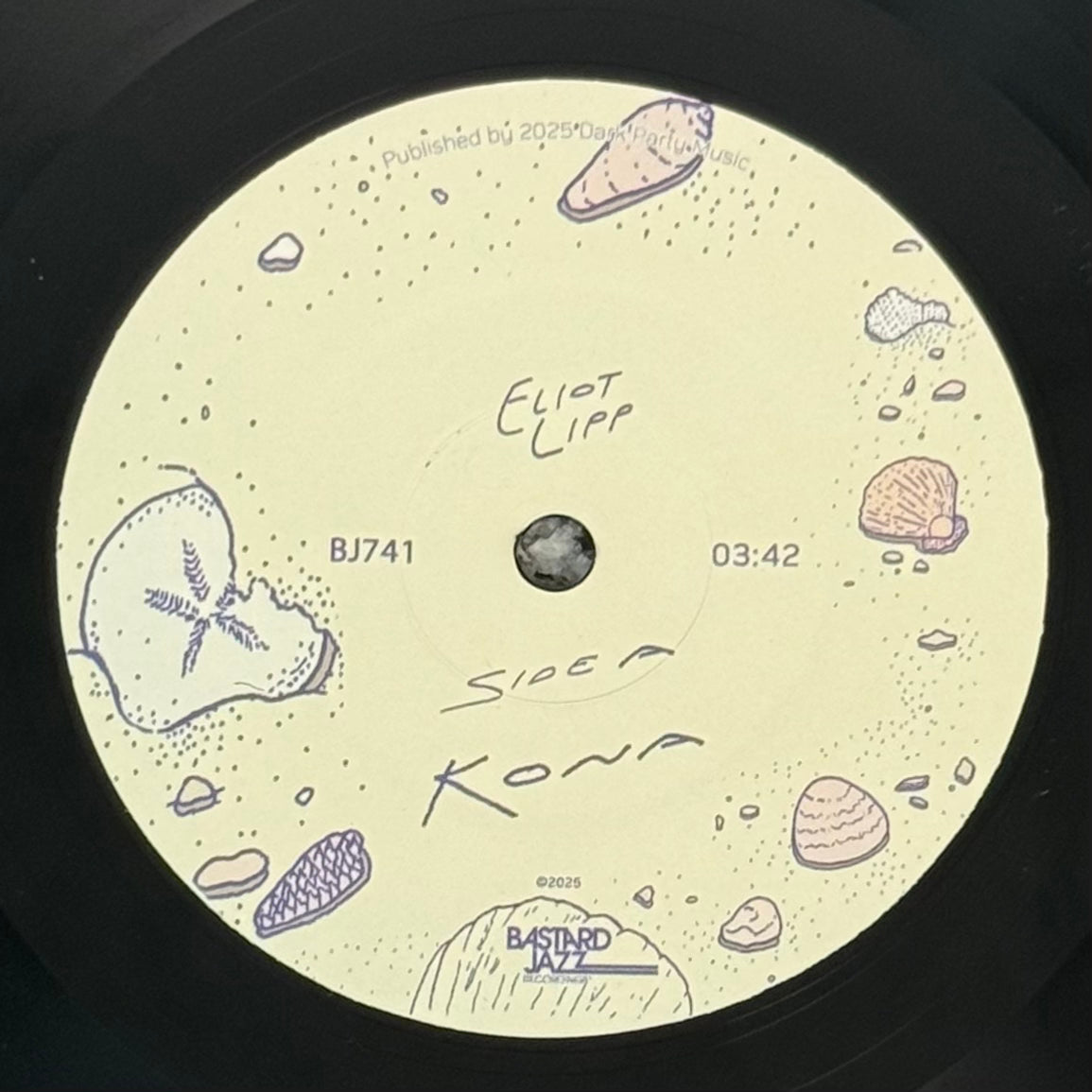 Eliot Lipp - Kona b/w Silver Bass